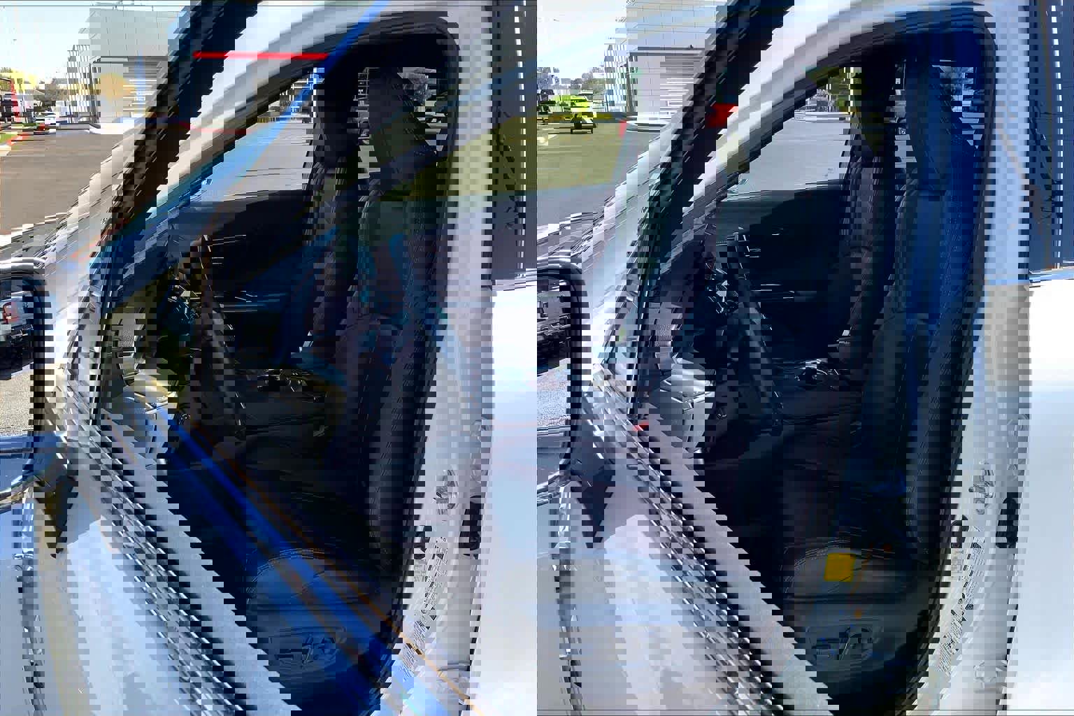 Used 2021 Toyota Venza XLE w/ Softex Package image 8