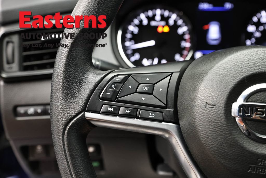 Used 2019 Nissan Rogue S AWD/4WD image 15