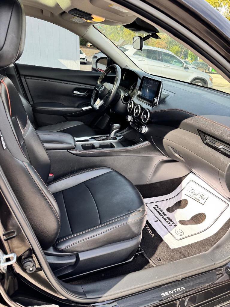 Used 2022 Nissan Sentra SR w/ SR Premium Package image 10