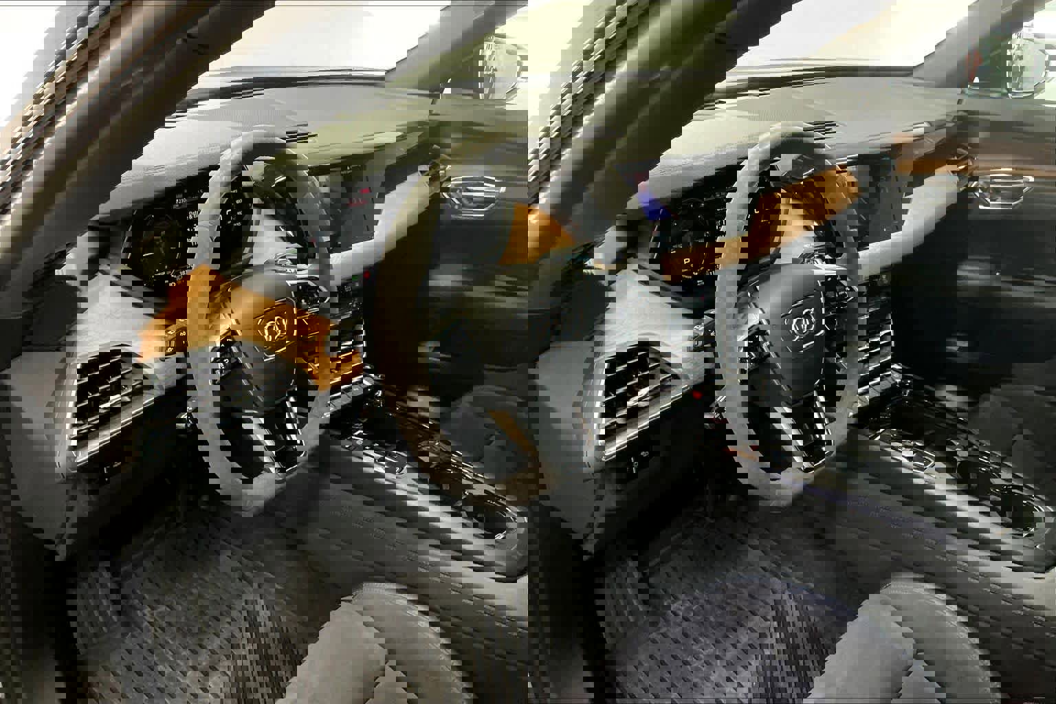 Used 2022 Audi e-tron GT Premium Plus image 16