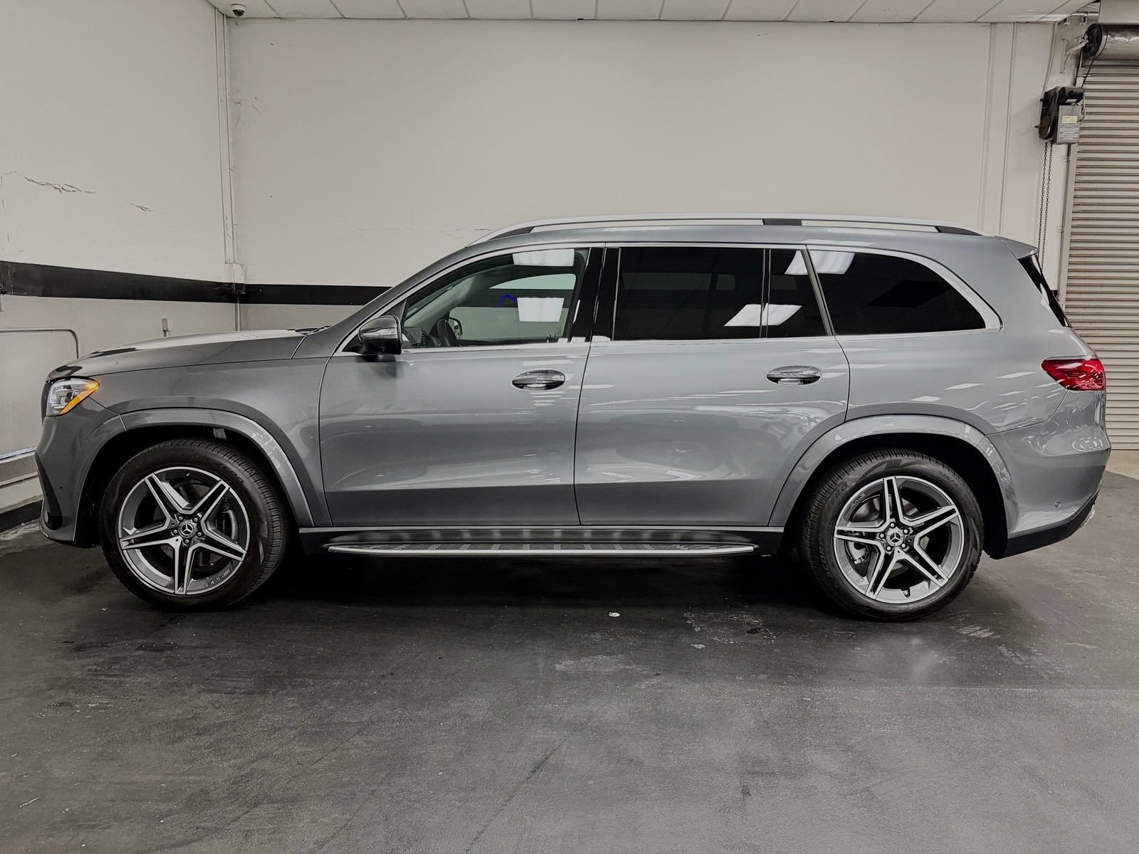 Used 2026 Mercedes-Benz GLS 450 4MATIC image 9