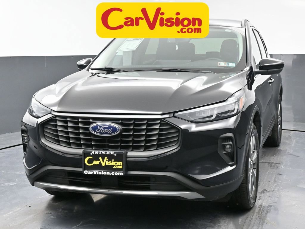 Used 2025 Ford Escape Platinum image 4