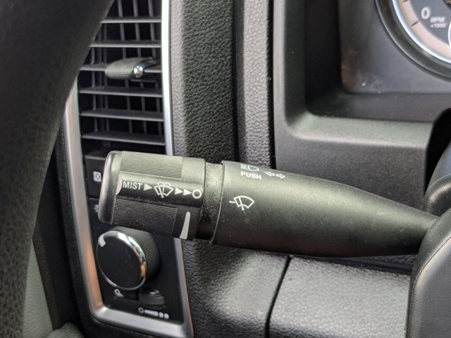 Used 2021 RAM 1500 Classic SLT image 9