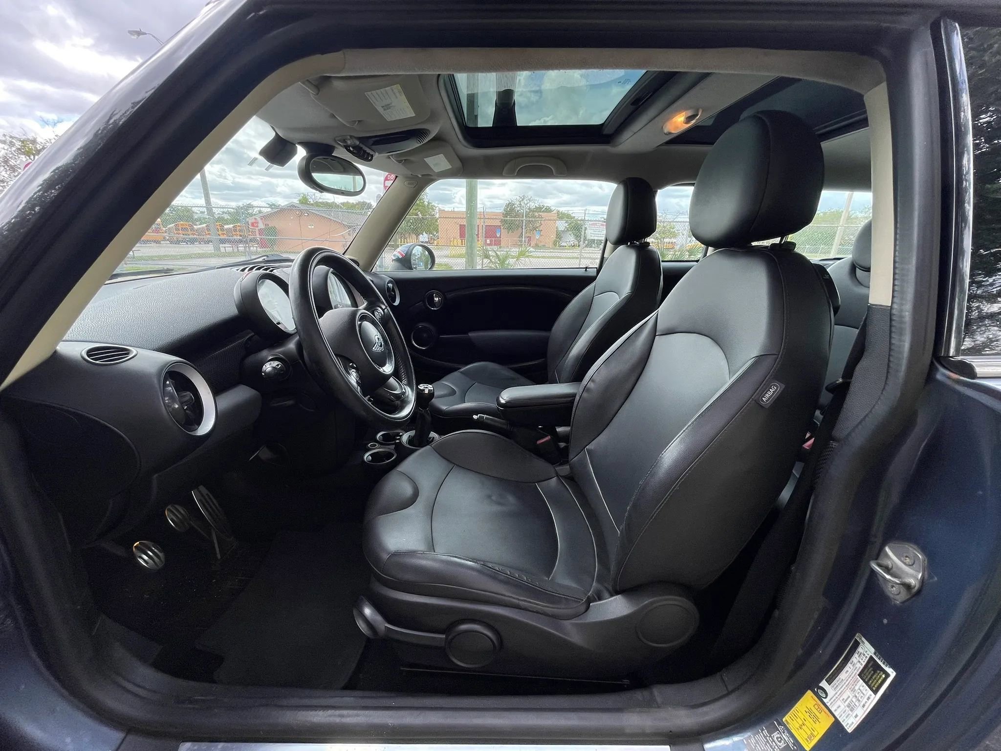 Used 2011 MINI Cooper Clubman S image 21