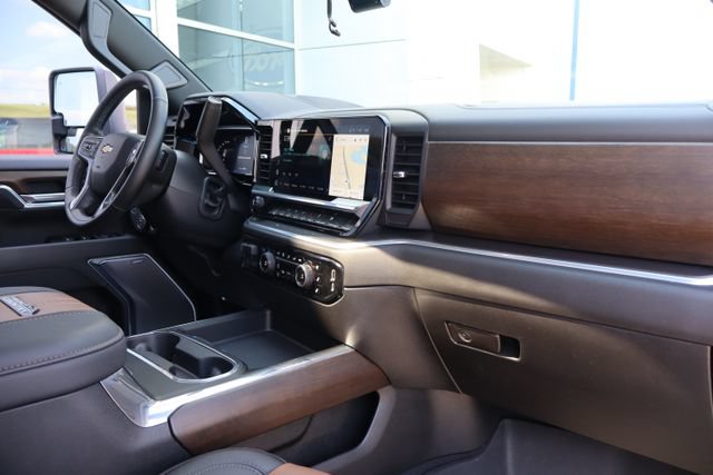 Used 2026 Chevrolet Silverado 2500 High Country w/ High Country Premium Package AWD/4WD image 42
