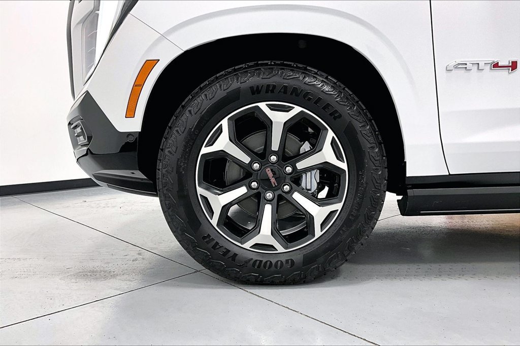 New 2027 GMC Yukon XL AT4 w/ AT4 Premium Plus Package AWD/4WD image 30