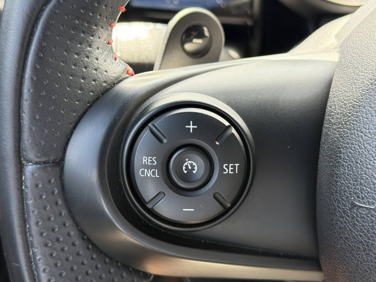 Used 2020 MINI Cooper S w/ Signature Upholstery Package FWD image 25