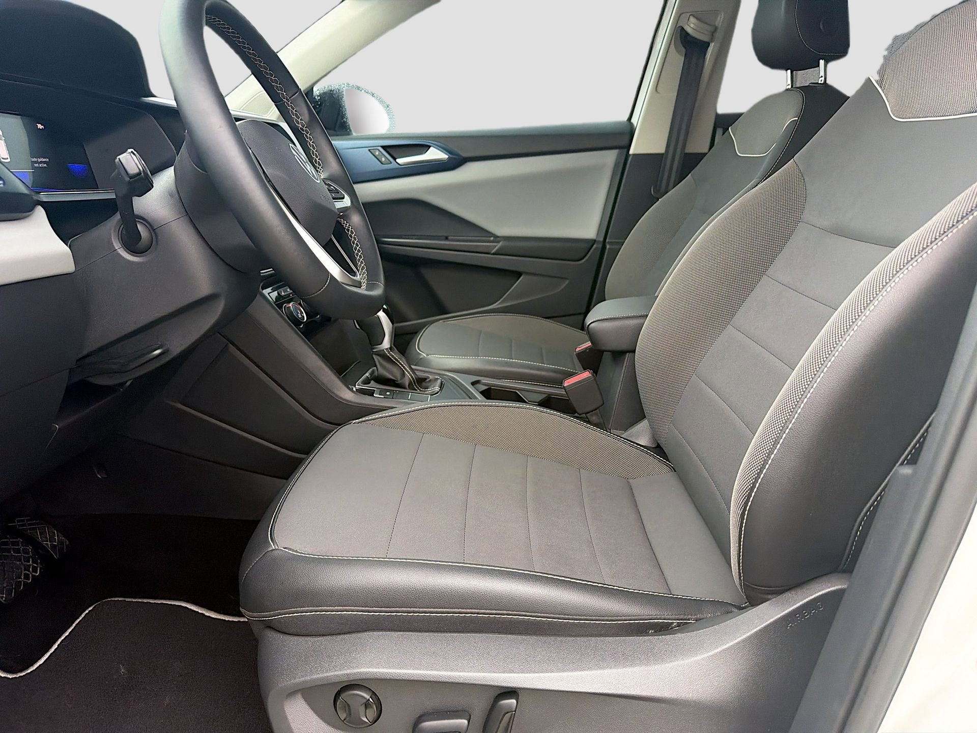 Used 2023 Volkswagen Taos SE w/ Panoramic Sunroof Package image 22