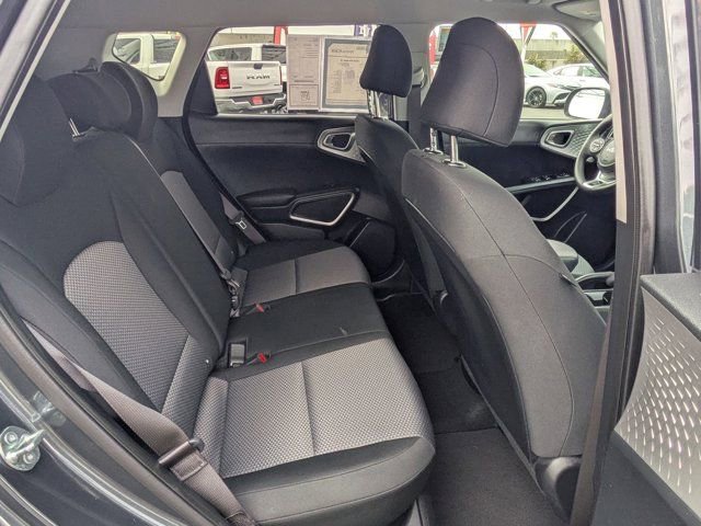 Used 2025 Kia Soul LX w/ LX Technology Package image 7