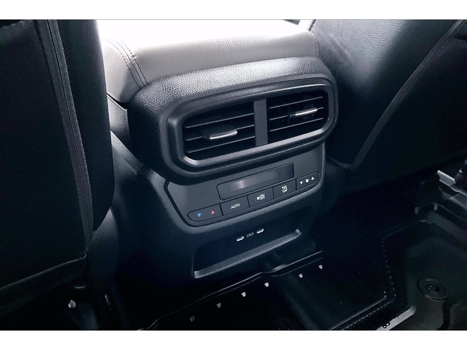Used 2025 Honda Pilot EX-L image 10