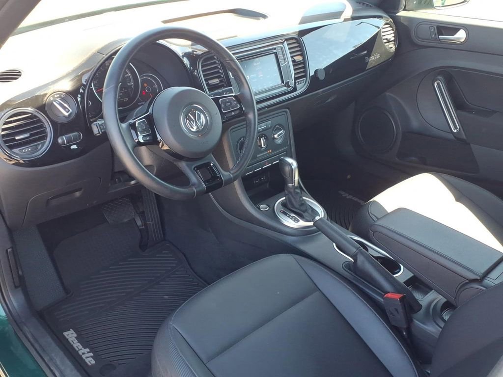 Used 2018 Volkswagen Beetle 2.0T S w/ Style & Comfort Package For S FWD image 5