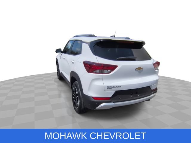 Used 2025 Chevrolet TrailBlazer LT w/ Convenience Package AWD/4WD image 7