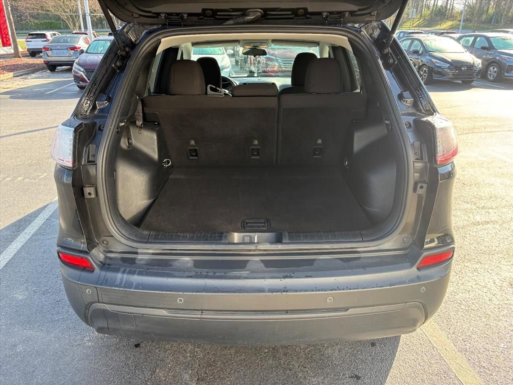 Used 2020 Jeep Cherokee Latitude w/ Cold Weather Group image 25