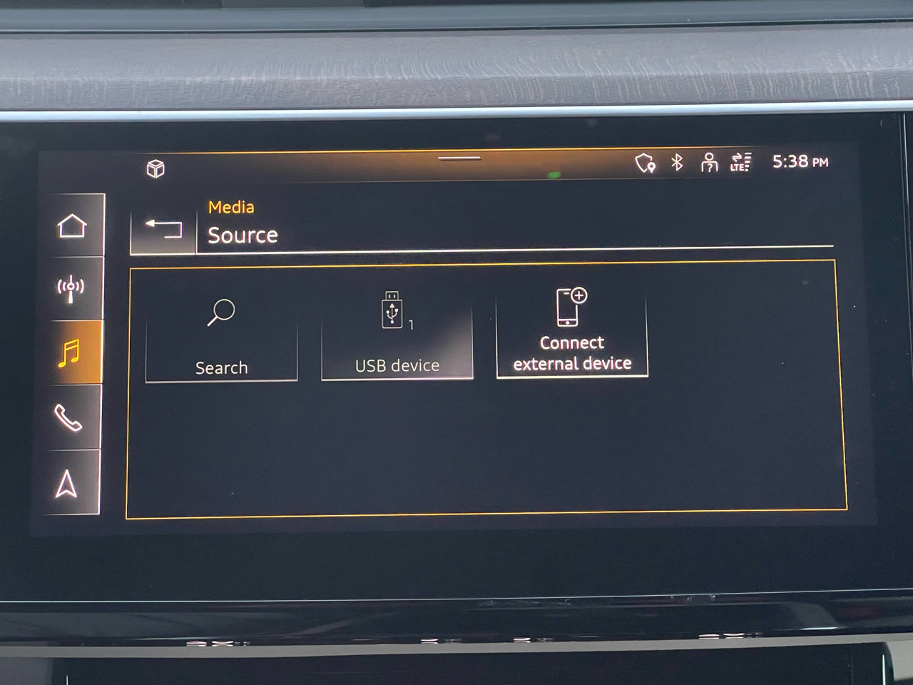 Used 2023 Audi e-tron Premium w/ Convenience Plus Package image 45