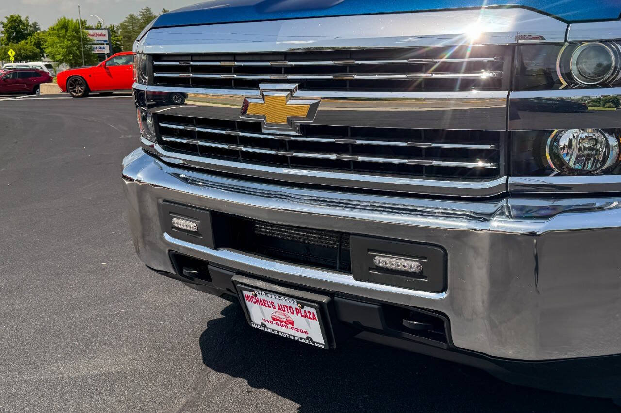 Used 2018 Chevrolet Silverado 3500 LT AWD/4WD image 10
