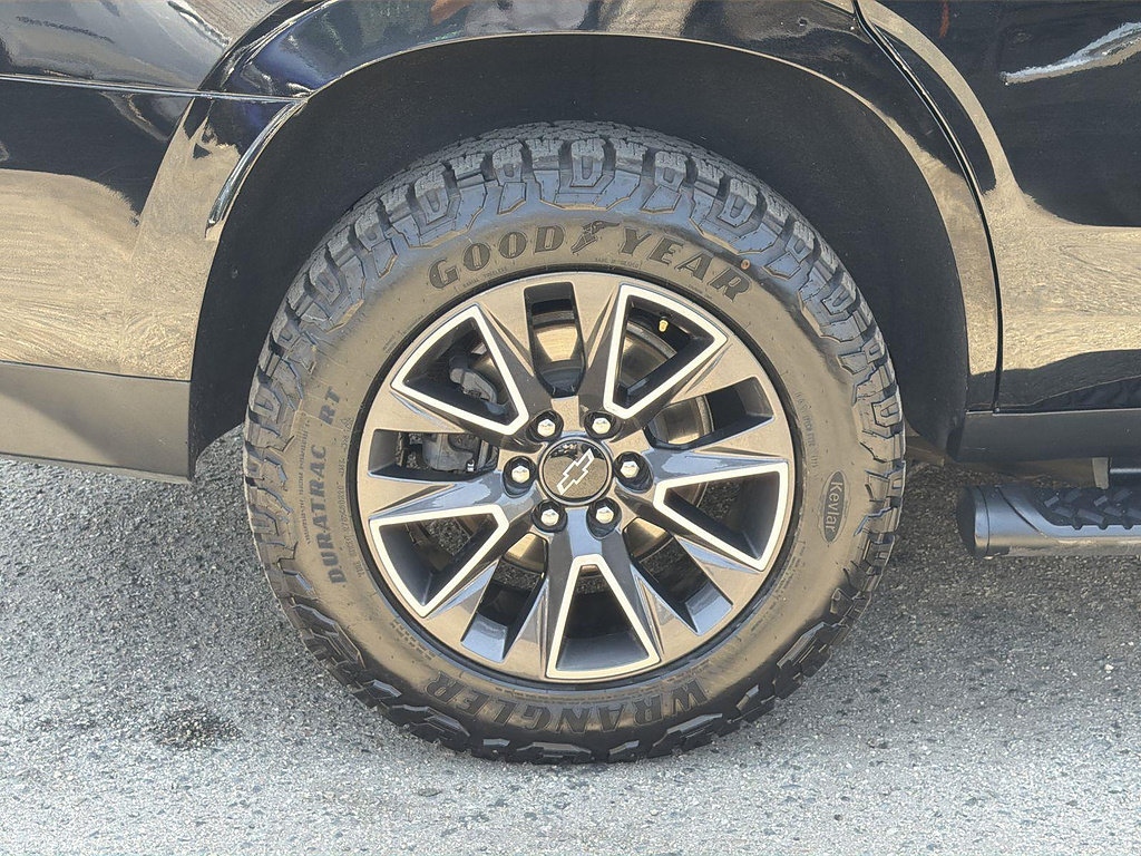 Used 2021 Chevrolet Tahoe Z71 w/ Z71 Off-Road Package AWD/4WD image 33