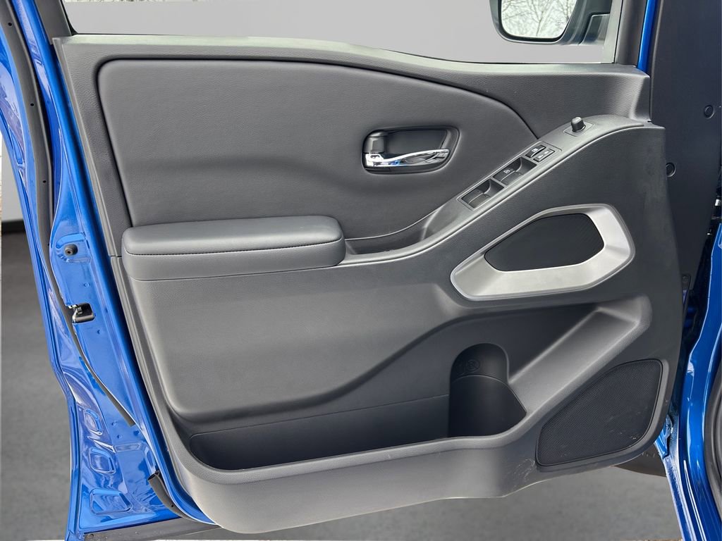 Used 2025 Nissan Frontier SV w/ SV Convenience Package image 19