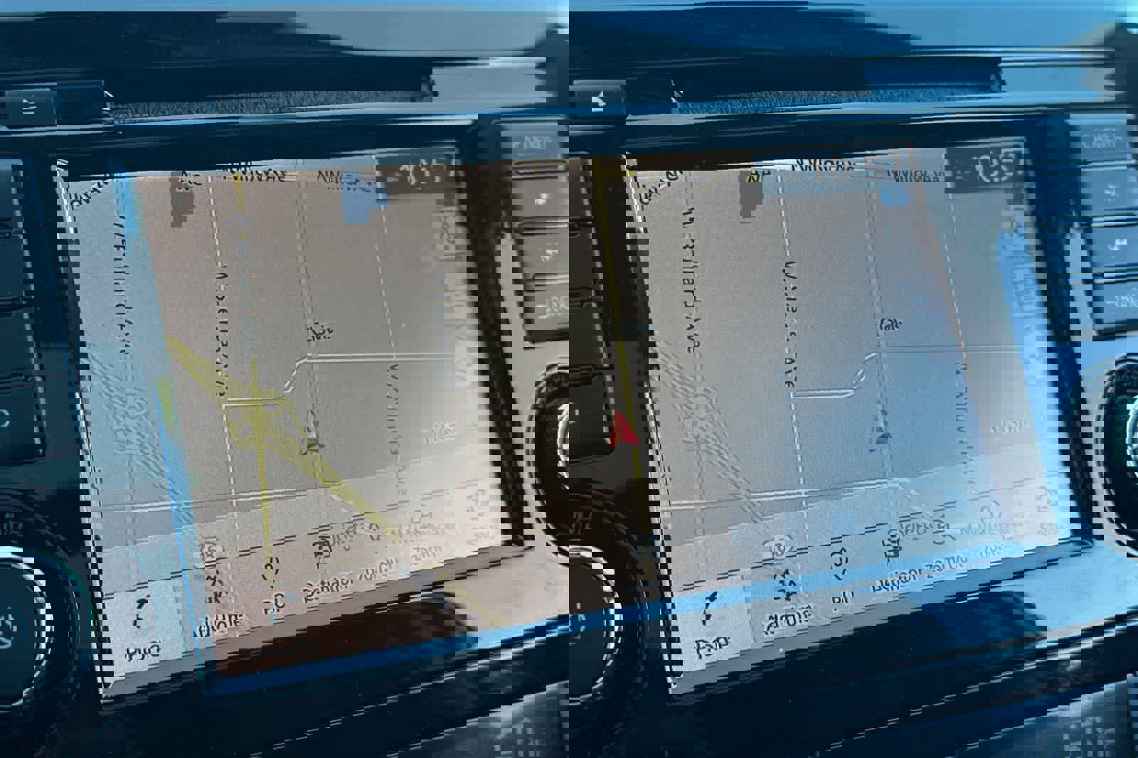 Used 2018 Nissan Rogue SL w/ Premium Package image 21