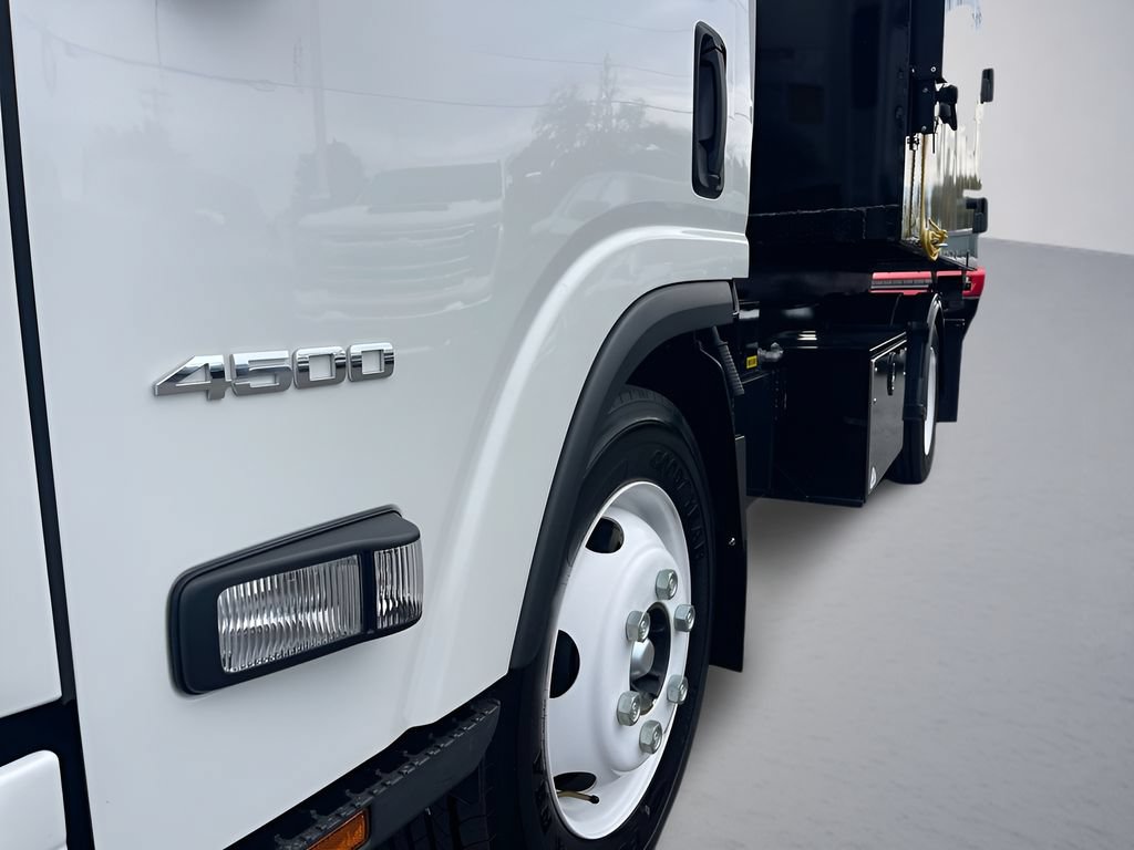 Used 2024 Chevrolet Low Cab Forward RWD image 25