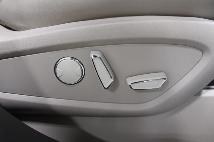 Used 2022 Lincoln Nautilus Reserve AWD/4WD image 28