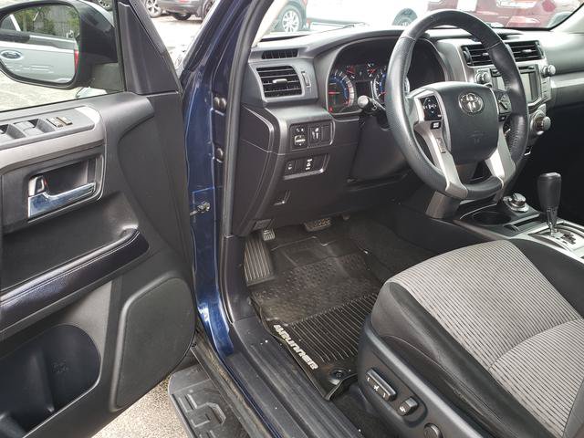 Used 2017 Toyota 4Runner SR5 AWD/4WD image 11