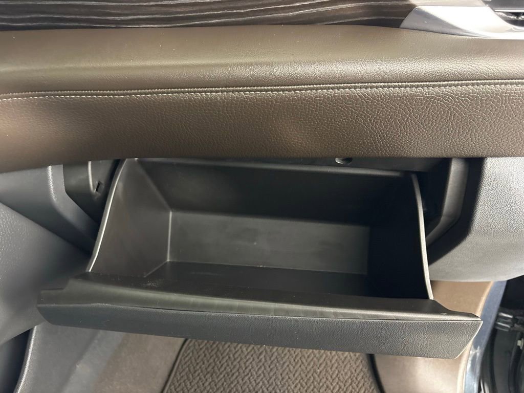 Used 2021 GMC Yukon Denali w/ Denali Premium Package image 38