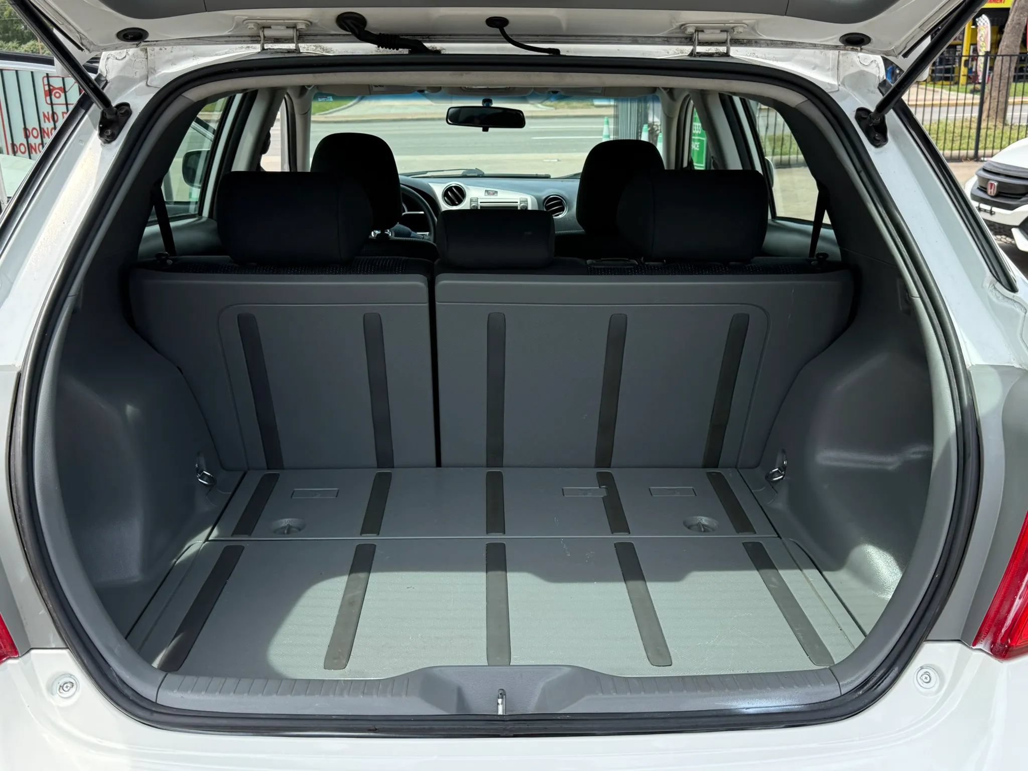 Used 2010 Toyota Matrix S FWD image 30