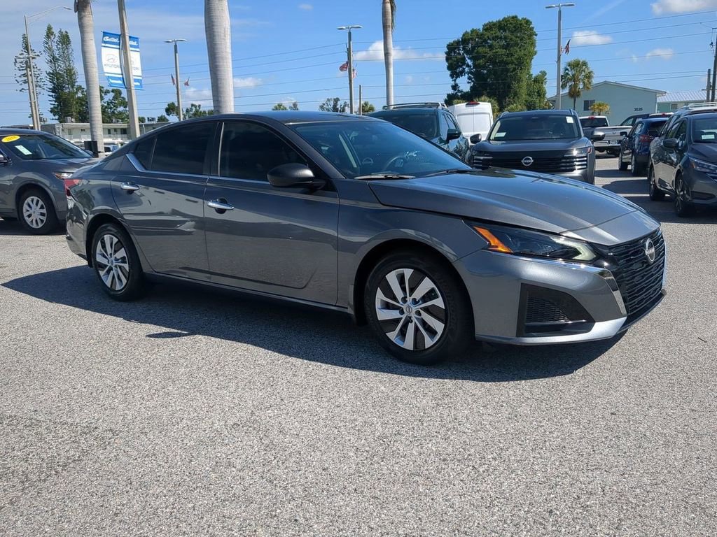 Certified 2024 Nissan Altima 2.5 S image 3
