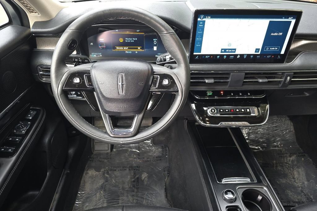 Used 2024 Lincoln Corsair Reserve w/ Equipment Group 201A image 13