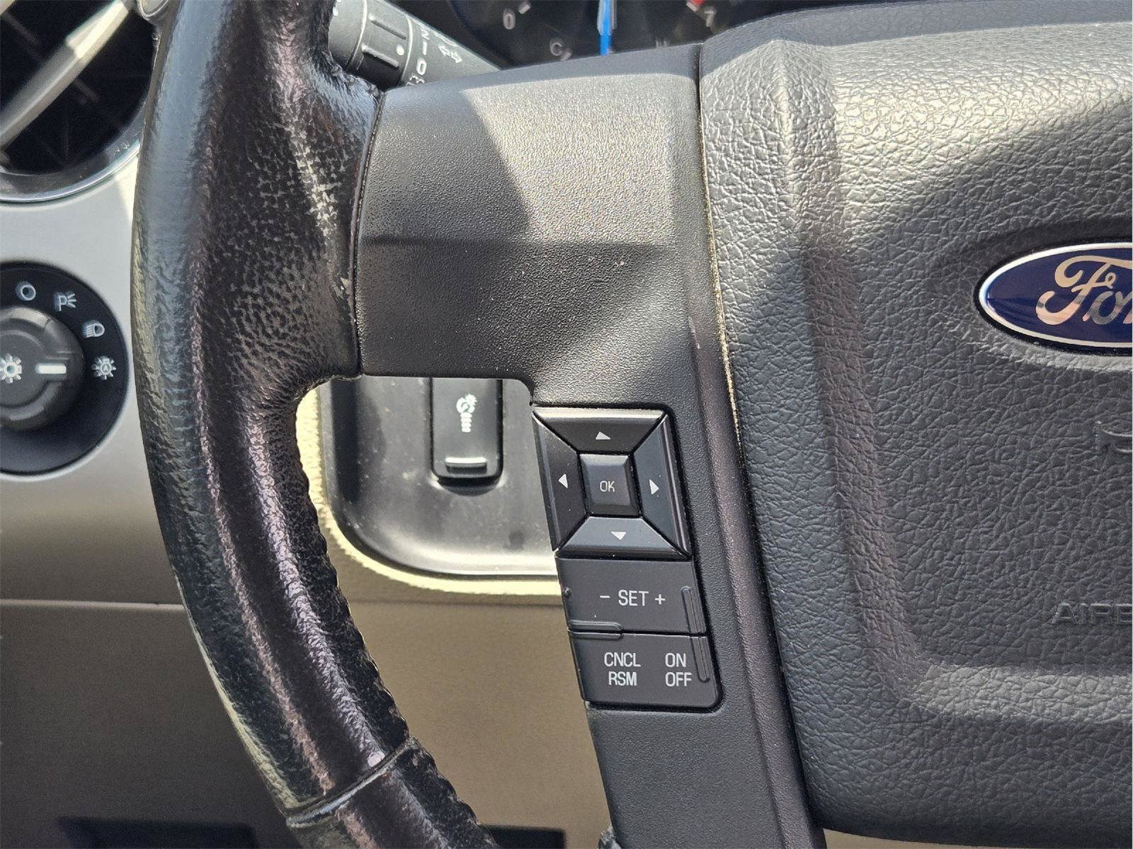 Used 2016 Ford Expedition XLT RWD image 26