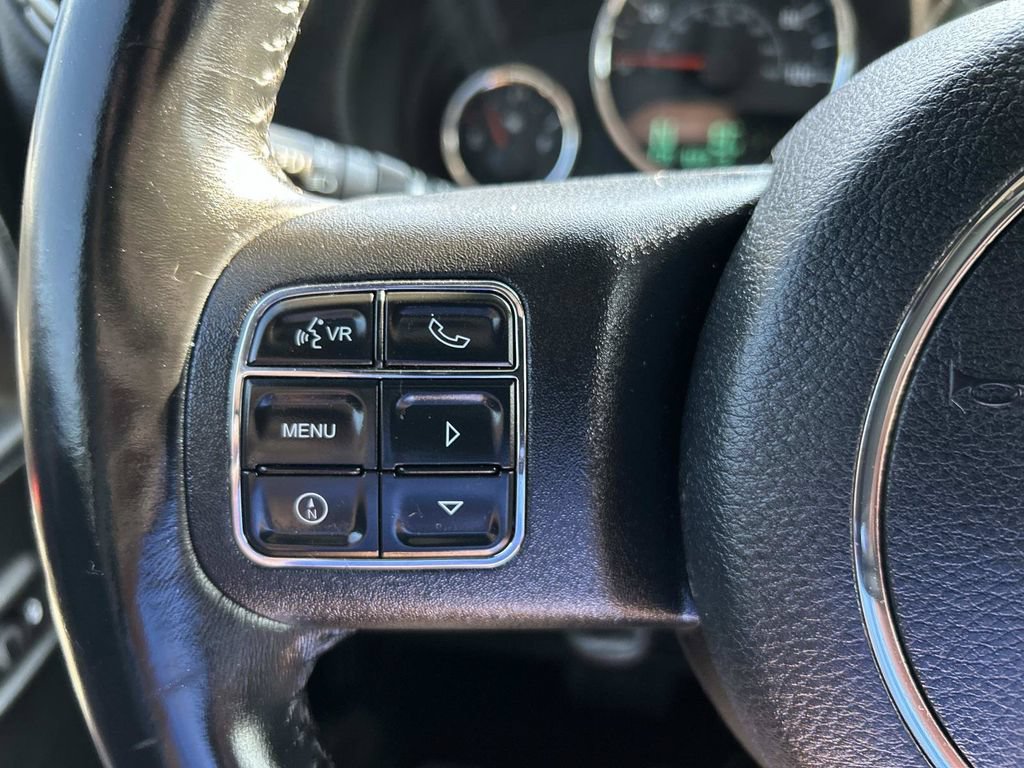 Used 2018 Jeep Wrangler Unlimited Rubicon w/ Connectivity Group AWD/4WD image 28