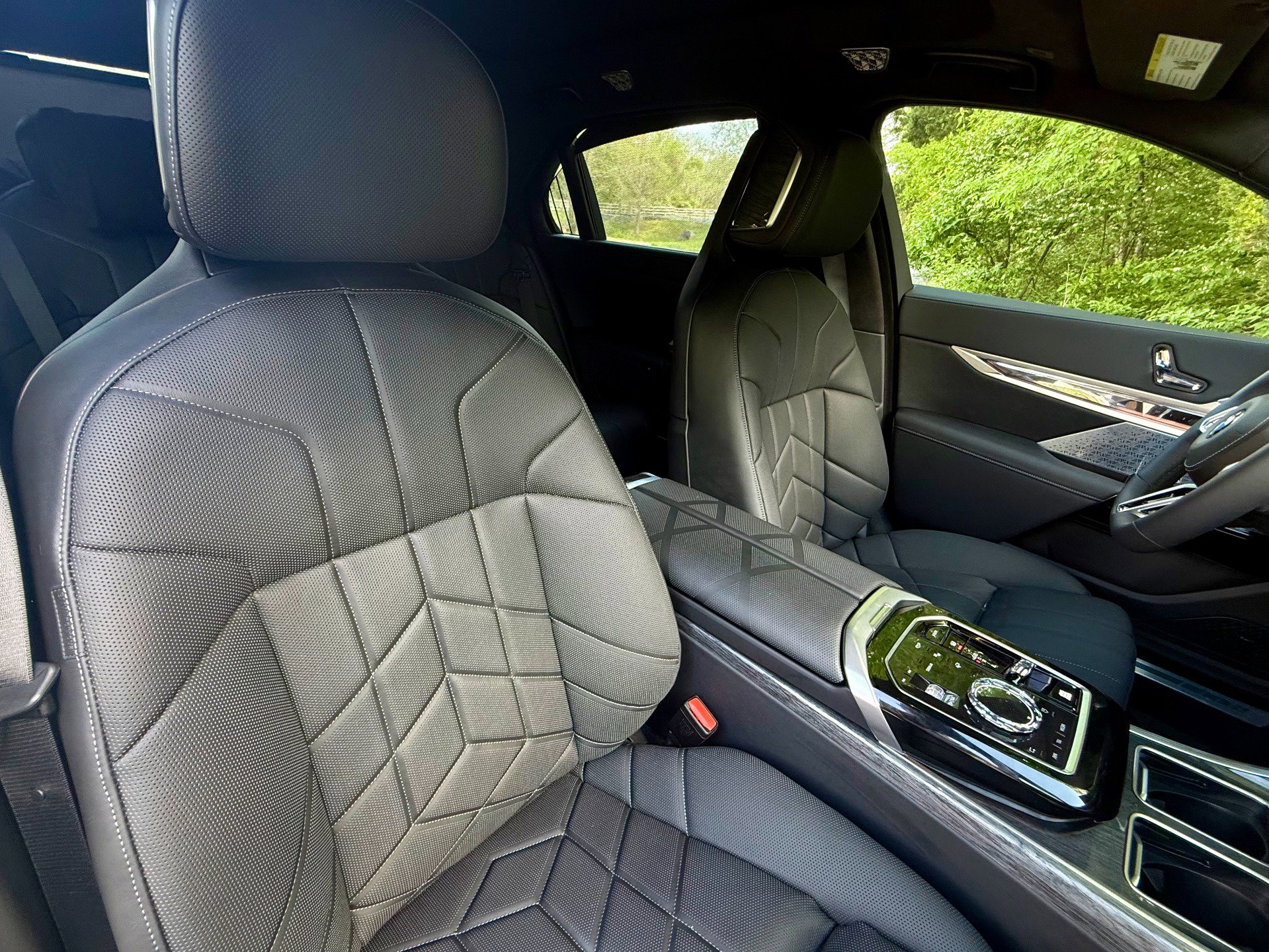 Used 2025 BMW 760i xDrive w/ Executive Package AWD/4WD image 48