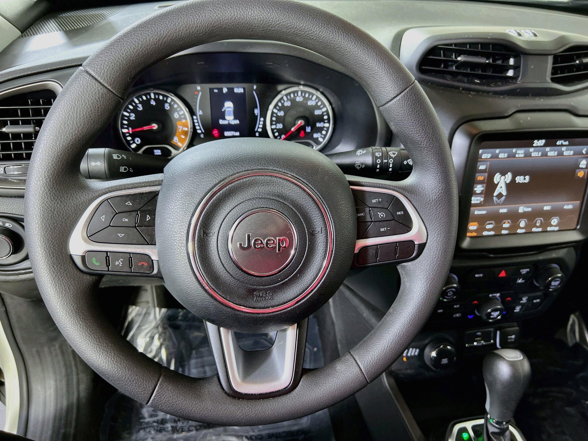 Used 2023 Jeep Renegade Latitude AWD/4WD image 11