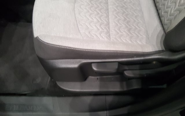Used 2023 Chevrolet Equinox LS FWD image 32