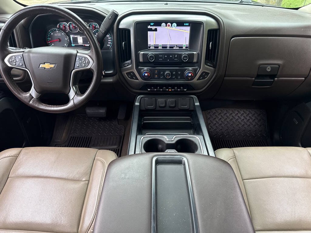 Used 2015 Chevrolet Silverado 1500 LTZ Z71 w/ LTZ Plus Package AWD/4WD image 17