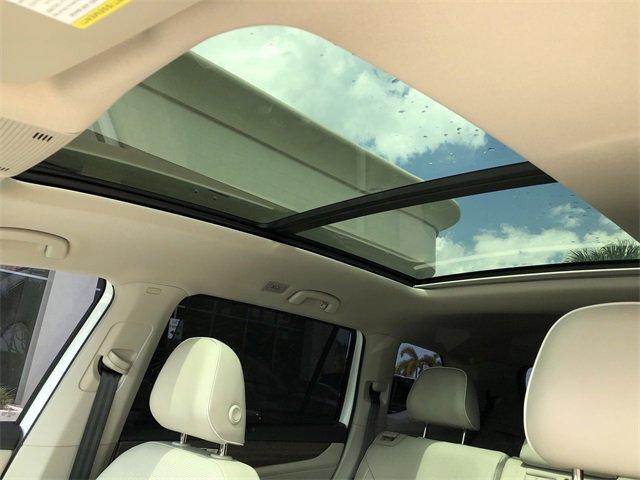 Used 2024 Volkswagen Atlas SEL Premium R-Line image 28
