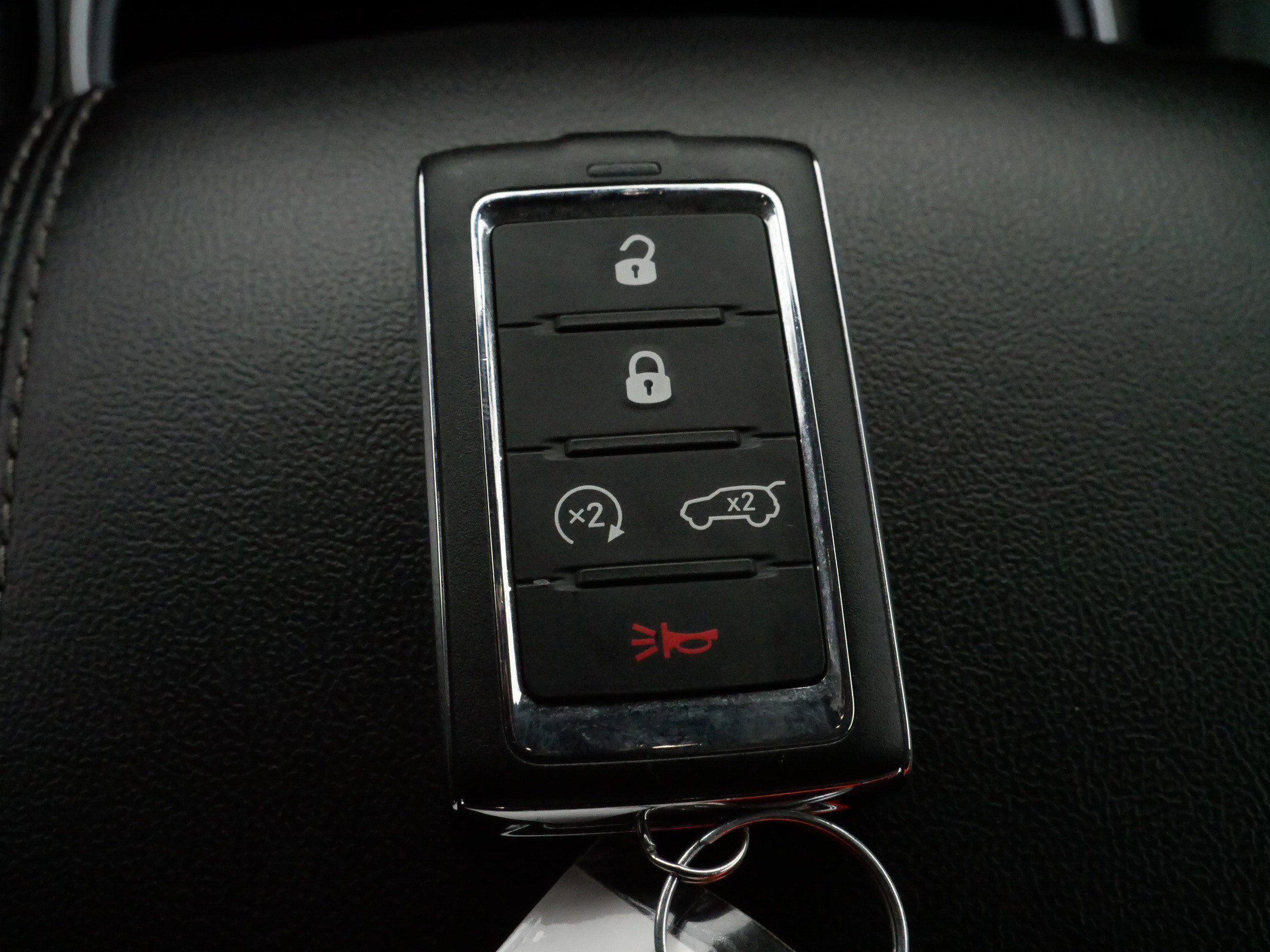 Certified 2023 Jeep Grand Cherokee L Limited w/ Black Appearance Package image 31