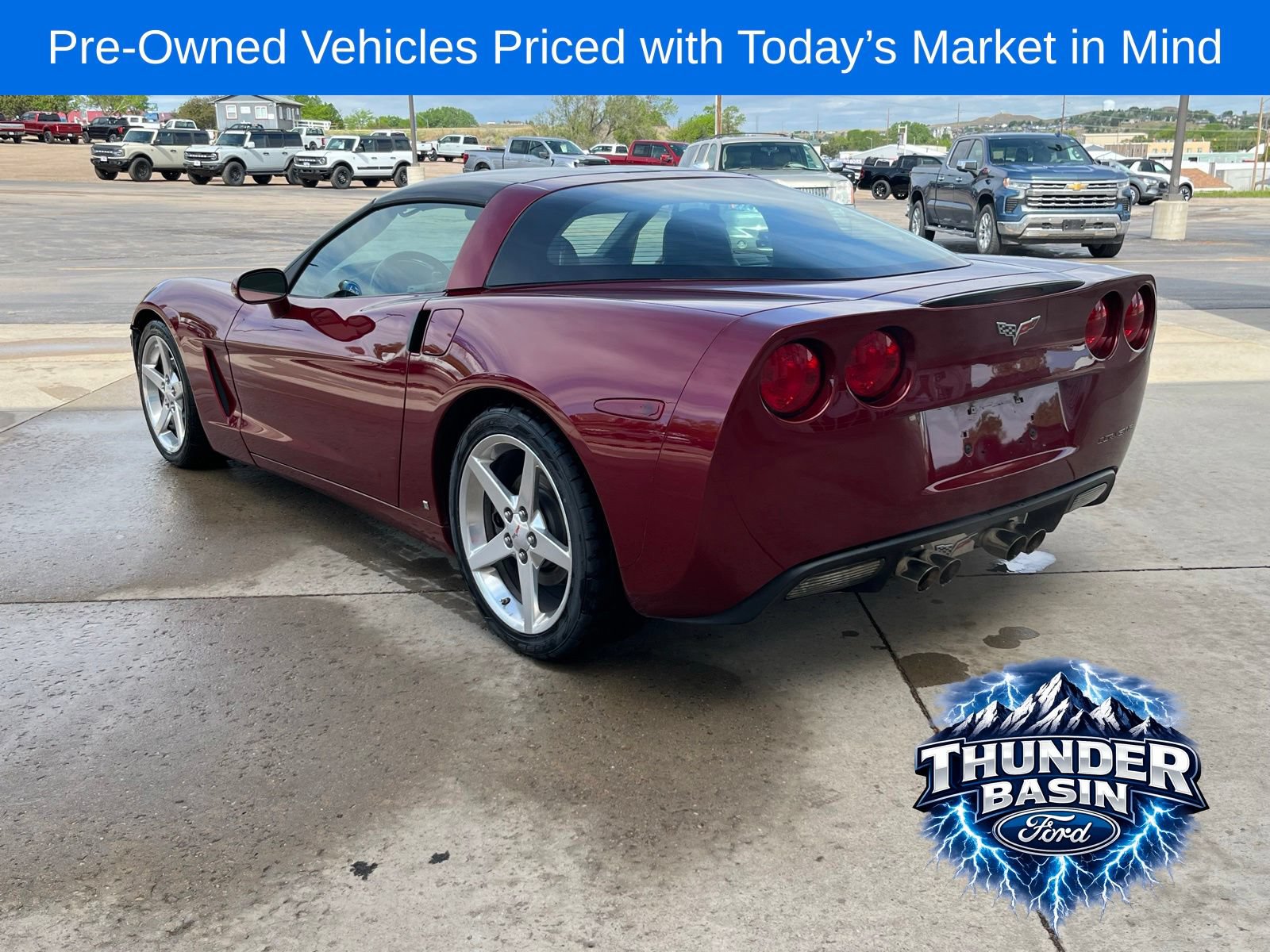 Used 2006 Chevrolet Corvette Coupe w/ Preferred Equipment Group RWD image 10