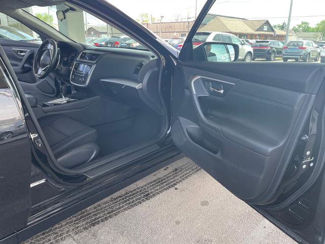 Used 2017 Nissan Altima 2.5 SR FWD image 12
