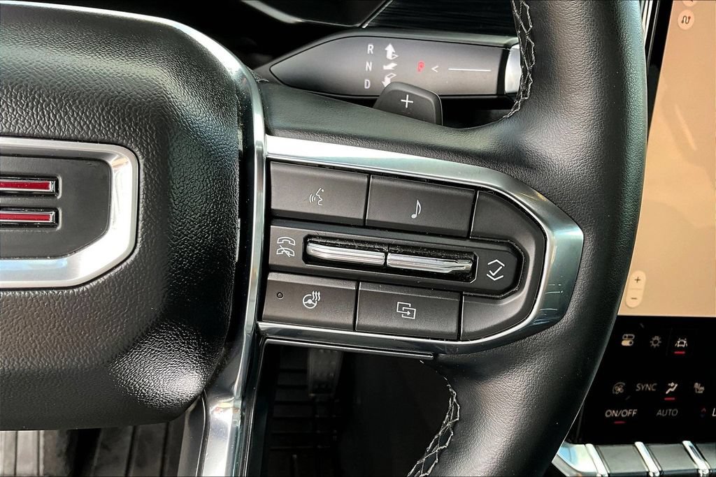 Used 2025 GMC Acadia Elevation FWD image 13