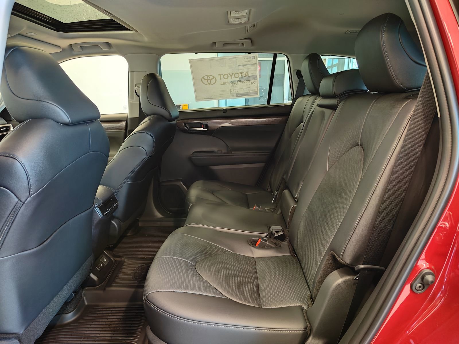 New 2026 Toyota Highlander Limited image 16