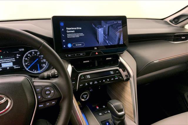 Used 2024 Toyota Venza XLE image 5