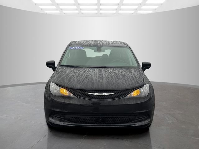 Certified 2022 Chrysler Voyager LX FWD image 2