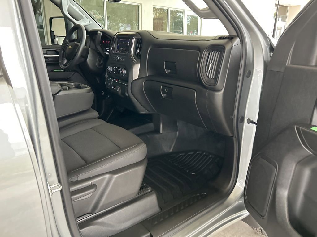 Used 2025 Chevrolet Silverado 3500 W/T image 26