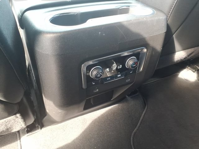 Used 2024 Chevrolet Suburban Z71 w/ Luxury Package AWD/4WD image 11