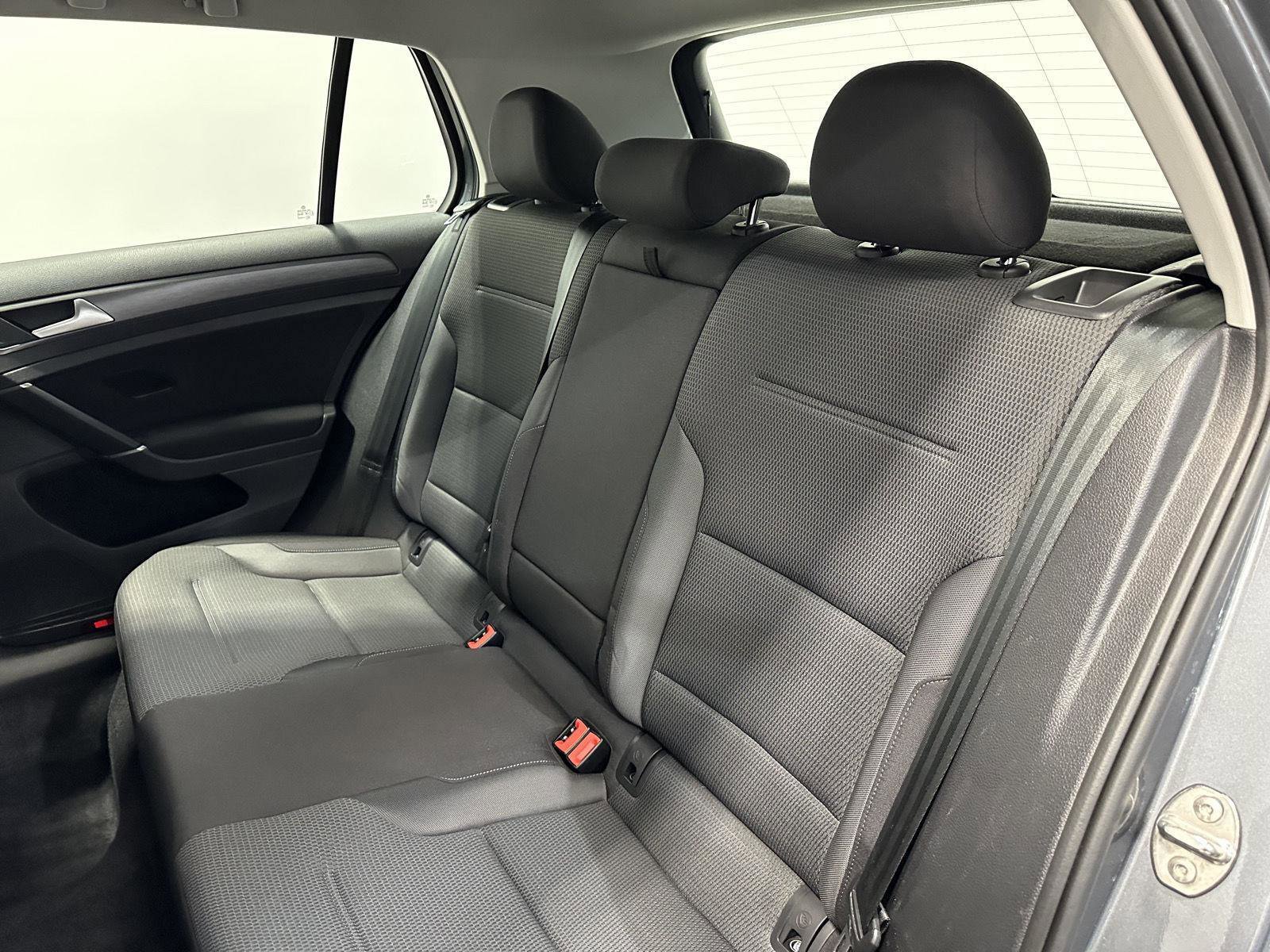 Used 2019 Volkswagen Golf S image 26