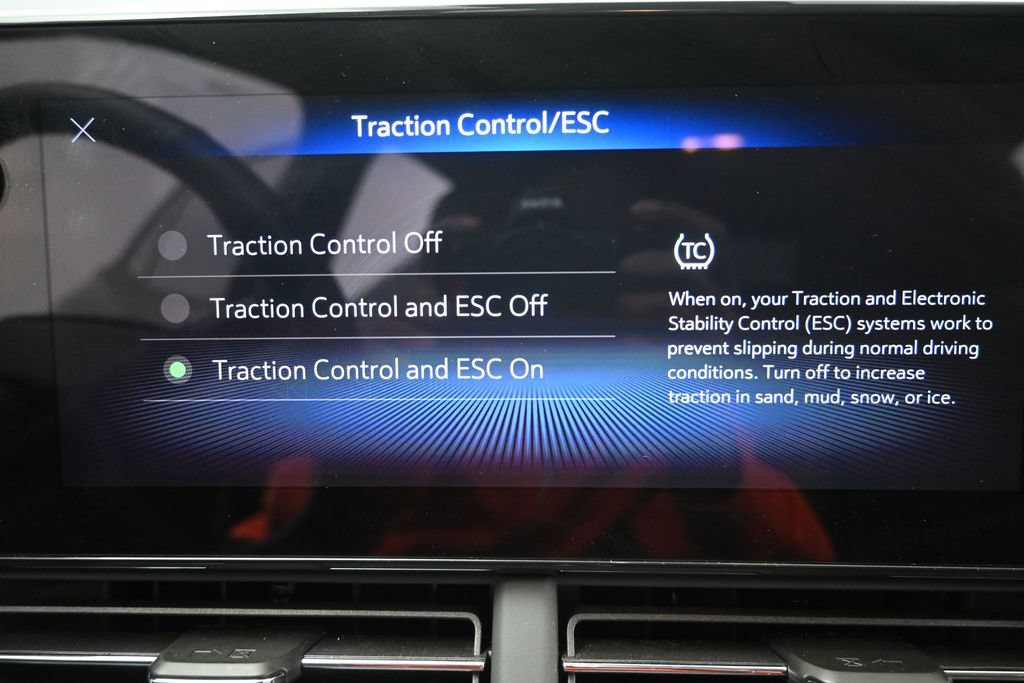 Used 2024 Chevrolet Trax ACTIV w/ Sunroof Package FWD image 26