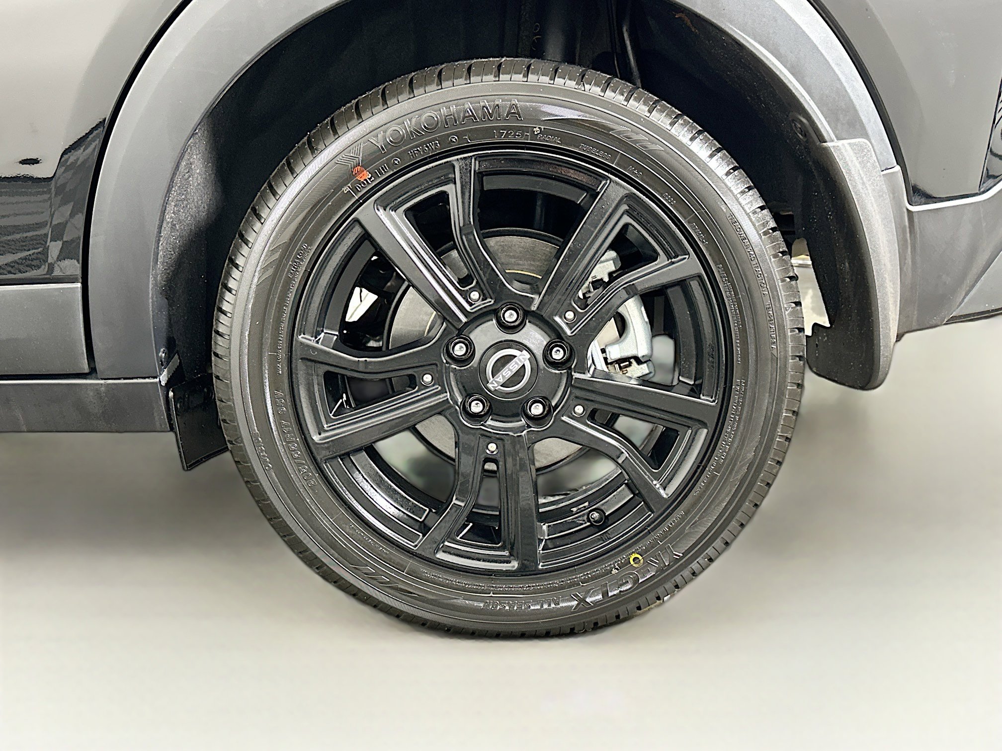 Used 2023 Nissan Kicks SR image 11