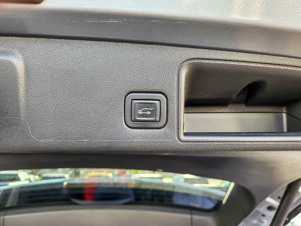 Used 2023 GMC Terrain AT4 image 19