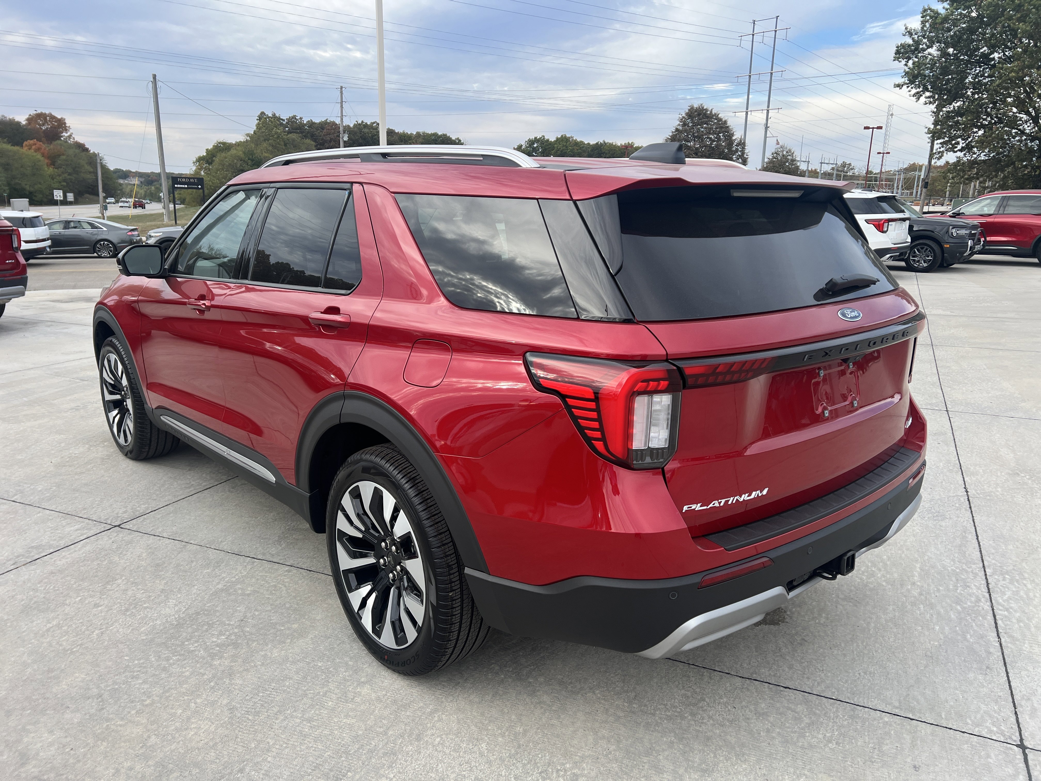 New 2026 Ford Explorer Platinum image 5